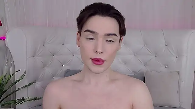 RobbyCharming online show from May 4, 2026, 4:41 am