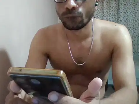 sexx4 online show from May 4, 2026, 10:28 pm