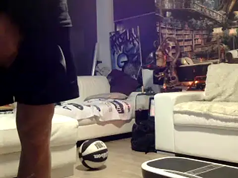 Snapshot of OSIRlS chatting on January 18, 2025, 12:15 pm OSIRlS online show from January 18, 2025, 12:15 pm