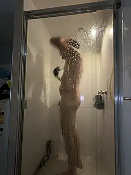 Snapshot of OSIRlS chatting on February 19, 2026, 1:56 am OSIRlS online show from February 19, 2026, 1:56 am