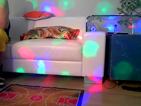 Snapshot of OSIRlS chatting on February 21, 2026, 4:52 pm OSIRlS online show from February 21, 2026, 4:52 pm