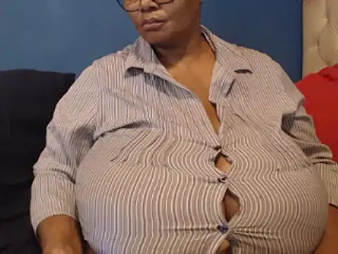 Snapshot of CUTEFIRMMELONSS chatting on February 18, 2025, 12:06 pm CUTEFIRMMELONSS online show from February 18, 2025, 12:06 pm