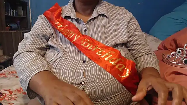 CUTEFIRMMELONSS online show from February 11, 2026, 11:59 am