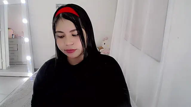 Youlittlepervertt  online show from May 17, 2026, 8:05 pm