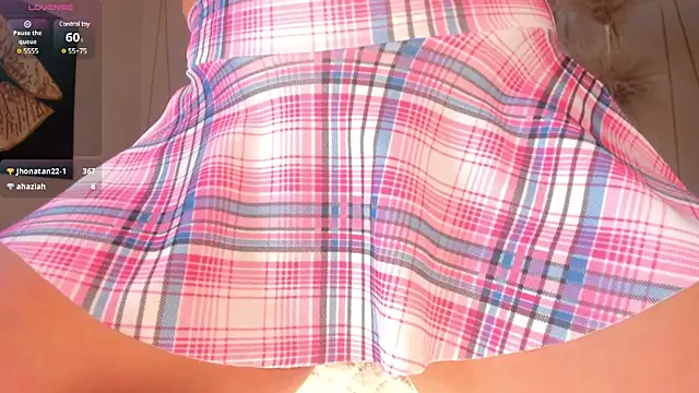 MariamRivera  online show from January 30, 2025, 6:46 am