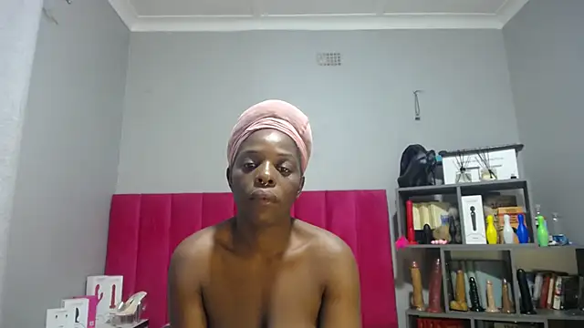 Shaniko89 online show from November 6, 2025, 6:14 am