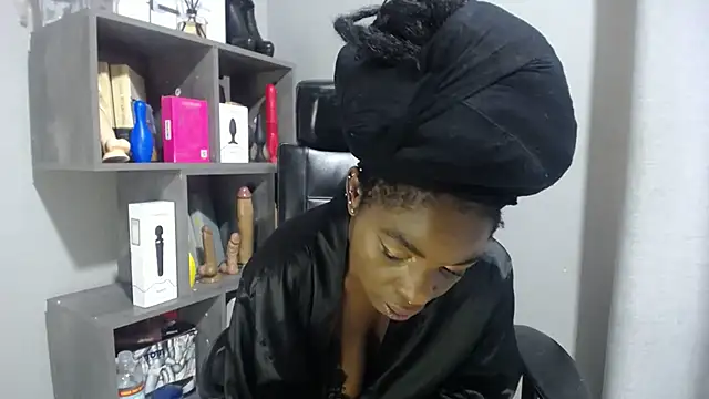 Snapshot of Shaniko89 chatting on December 4, 2025, 5:39 am Shaniko89 online show from December 4, 2025, 5:39 am