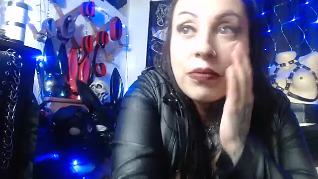 Snapshot of Astartexxx chatting on February 9, 2025, 6:33 am Astartexxx online show from February 9, 2025, 6:33 am