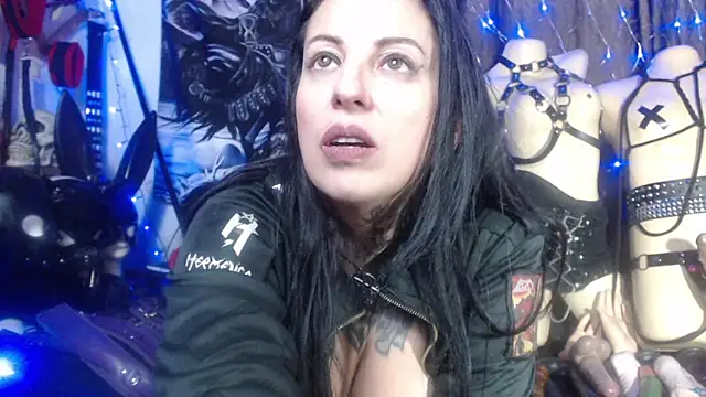 Snapshot of Astartexxx chatting on March 21, 2025, 11:44 am Astartexxx online show from March 21, 2025, 11:44 am