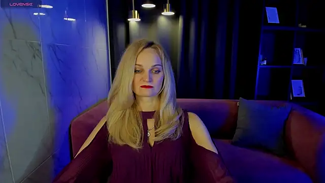 Snapshot of SaraSubtlety chatting on September 16, 2025, 1:34 pm SaraSubtlety online show from September 16, 2025, 1:34 pm