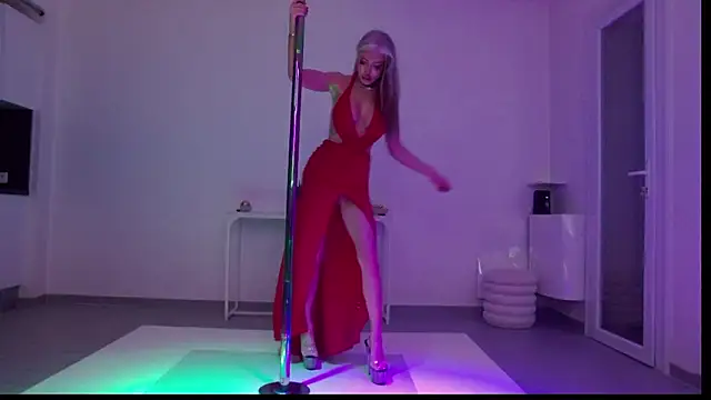 Snapshot of Bella_Twine chatting on March 6, 2026, 7:54 pm Bella Twine online show from March 6, 2026, 7:54 pm