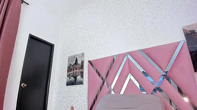 Snapshot of lara_murphy chatting on October 19, 2025, 11:55 am lara murphy online show from October 19, 2025, 11:55 am