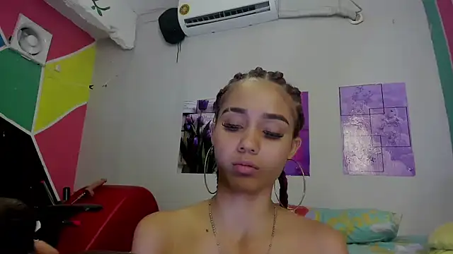 MarianaManzur online show from February 9, 2025, 3:56 pm