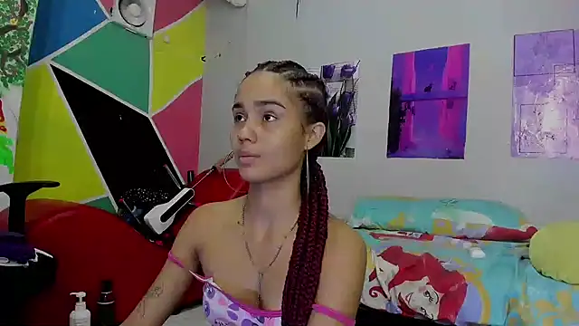 MarianaManzur online show from February 10, 2025, 1:11 pm