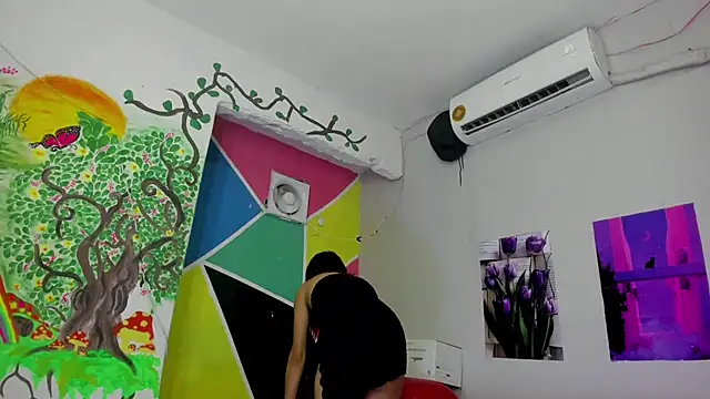 MarianaManzur online show from February 28, 2025, 8:18 pm