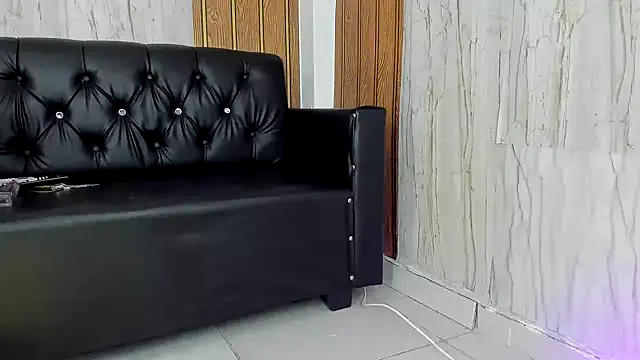 MarianaManzur online show from November 10, 2025, 5:12 pm