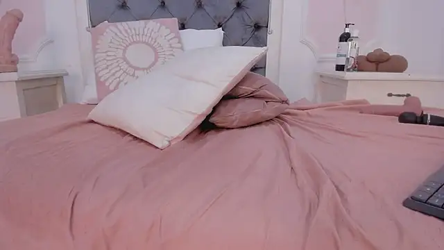 Valentina Ross  online show from January 5, 2026, 5:27 pm