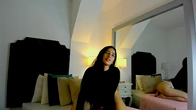 Valentina Ross  online show from May 2, 2026, 1:21 am