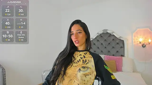 Snapshot of Valentina_Ross_ chatting on June 16, 2026, 11:57 am Valentina Ross online show from June 16, 2026, 11:57 am