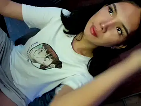 Snapshot of mav1s_ chatting on October 28, 2025, 11:40 pm mav1s online show from October 28, 2025, 11:40 pm