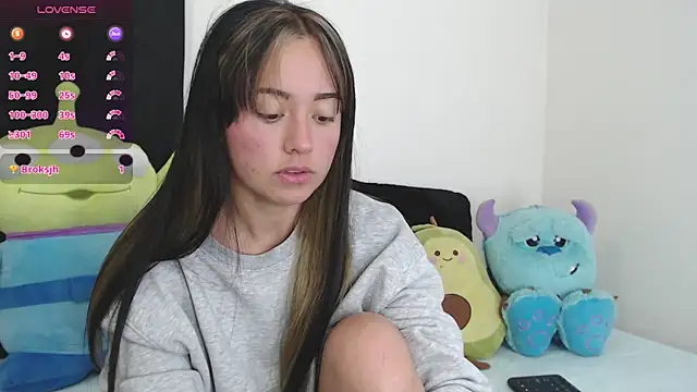 Snapshot of it_l chatting on December 5, 2024, 10:12 am it l online show from December 5, 2024, 10:12 am