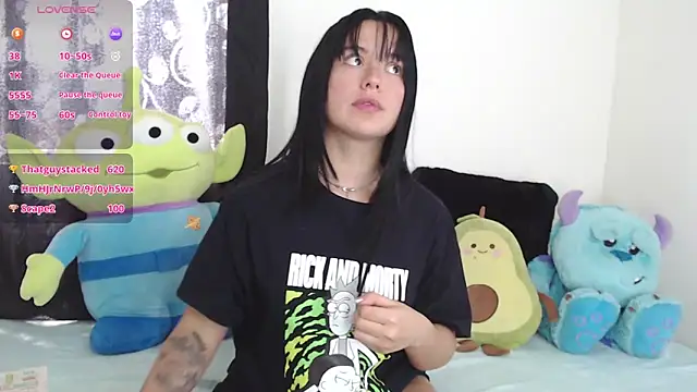 Snapshot of it_l chatting on January 10, 2025, 5:24 pm it l online show from January 10, 2025, 5:24 pm