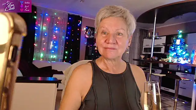 Snapshot of roxana_brooks chatting on December 31, 2024, 9:17 pm roxana brooks online show from December 31, 2024, 9:17 pm