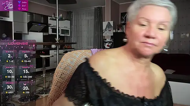 Snapshot of roxana_brooks chatting on January 24, 2025, 3:02 pm roxana brooks online show from January 24, 2025, 3:02 pm