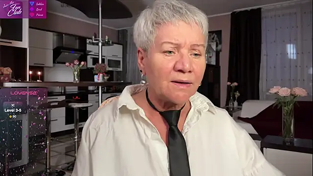 Snapshot of roxana_brooks chatting on March 5, 2025, 4:02 pm roxana brooks online show from March 5, 2025, 4:02 pm