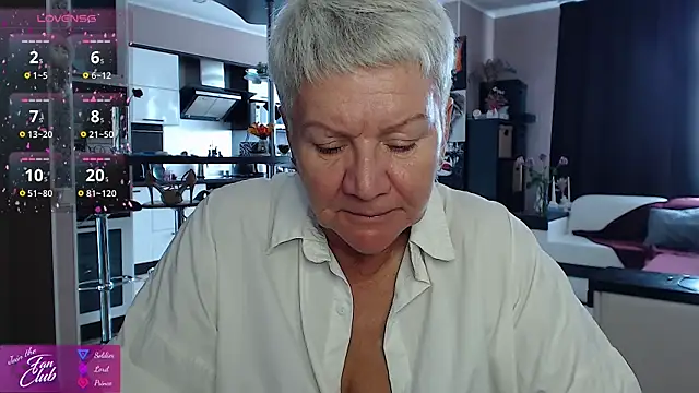 Snapshot of roxana_brooks chatting on July 6, 2026, 10:56 am roxana brooks online show from July 6, 2026, 10:56 am
