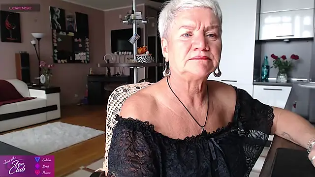 Snapshot of roxana_brooks chatting on July 10, 2026, 8:18 am roxana brooks online show from July 10, 2026, 8:18 am