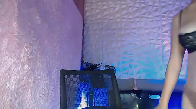 Snapshot of Ladygel20 chatting on February 4, 2025, 3:11 am Ladygel20 online show from February 4, 2025, 3:11 am