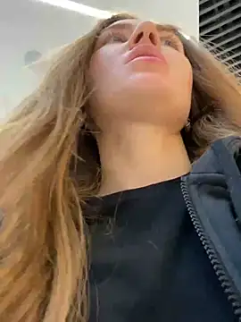 Snapshot of ValenciaShock chatting on December 8, 2024, 8:09 am ValenciaShock online show from December 8, 2024, 8:09 am