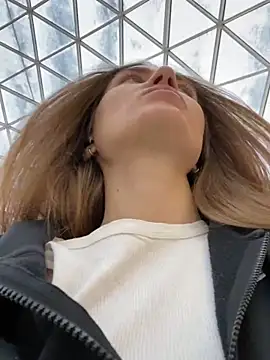 Snapshot of ValenciaShock chatting on December 12, 2024, 8:14 am ValenciaShock online show from December 12, 2024, 8:14 am