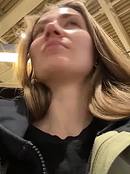 Snapshot of ValenciaShock chatting on December 13, 2024, 8:30 am ValenciaShock online show from December 13, 2024, 8:30 am