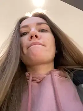 Snapshot of ValenciaShock chatting on January 15, 2025, 5:19 am ValenciaShock online show from January 15, 2025, 5:19 am