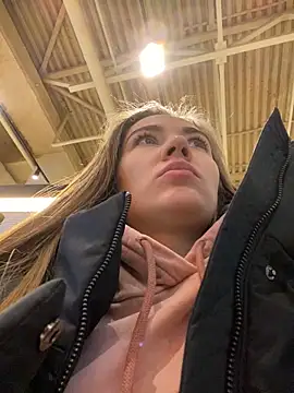 Snapshot of ValenciaShock chatting on January 24, 2025, 5:10 am ValenciaShock online show from January 24, 2025, 5:10 am