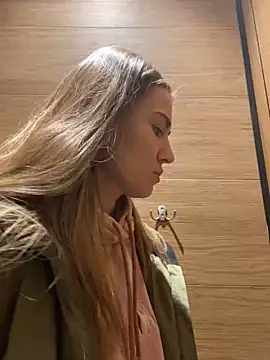 Snapshot of ValenciaShock chatting on January 25, 2025, 8:10 am ValenciaShock online show from January 25, 2025, 8:10 am