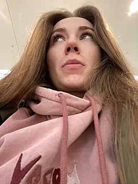 Snapshot of ValenciaShock chatting on February 2, 2025, 8:13 am ValenciaShock online show from February 2, 2025, 8:13 am