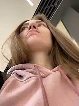 Snapshot of ValenciaShock chatting on February 7, 2025, 8:33 am ValenciaShock online show from February 7, 2025, 8:33 am