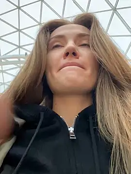 Snapshot of ValenciaShock chatting on February 13, 2025, 5:16 am ValenciaShock online show from February 13, 2025, 5:16 am