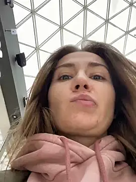 Snapshot of ValenciaShock chatting on February 15, 2025, 8:11 am ValenciaShock online show from February 15, 2025, 8:11 am