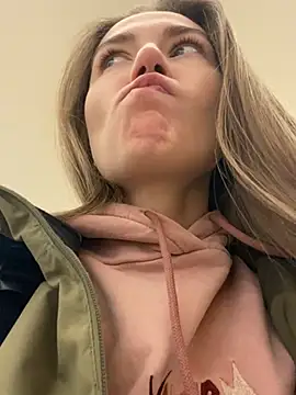 Snapshot of ValenciaShock chatting on February 20, 2025, 5:12 am ValenciaShock online show from February 20, 2025, 5:12 am