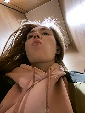 Snapshot of ValenciaShock chatting on February 20, 2025, 8:17 am ValenciaShock online show from February 20, 2025, 8:17 am