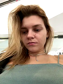 Snapshot of ValenciaShock chatting on September 10, 2025, 7:30 am ValenciaShock online show from September 10, 2025, 7:30 am