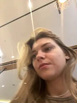 Snapshot of ValenciaShock chatting on September 22, 2025, 6:37 am ValenciaShock online show from September 22, 2025, 6:37 am