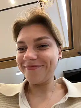 Snapshot of ValenciaShock chatting on September 24, 2025, 6:39 am ValenciaShock online show from September 24, 2025, 6:39 am