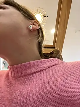 Snapshot of ValenciaShock chatting on October 19, 2025, 6:58 am ValenciaShock online show from October 19, 2025, 6:58 am