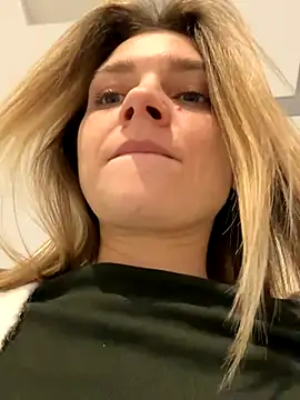 Snapshot of ValenciaShock chatting on October 29, 2025, 6:59 am ValenciaShock online show from October 29, 2025, 6:59 am