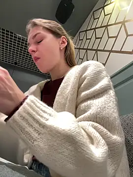 Snapshot of ValenciaShock chatting on November 1, 2025, 6:37 am ValenciaShock online show from November 1, 2025, 6:37 am